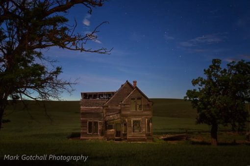 Abandoned house after sunset, near Dufur, Oregon.